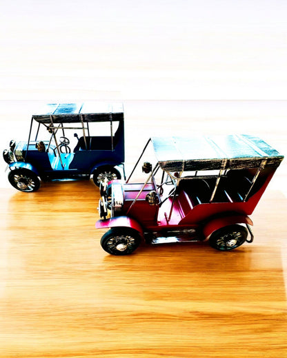 Modèle classique de voiture rétro - trois variantes avec option de gravure pour cadeau