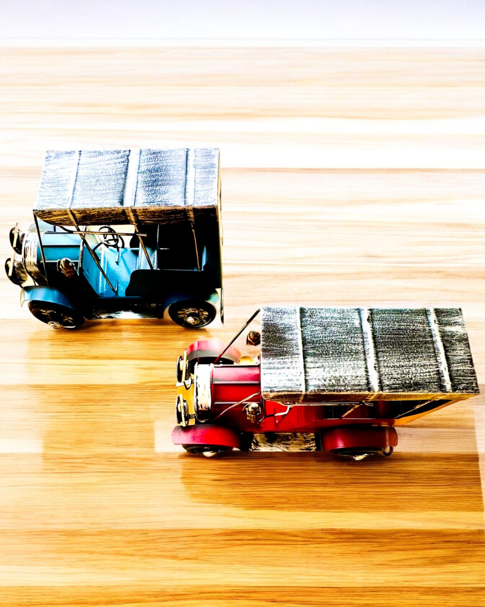 Modèle classique de voiture rétro - trois variantes avec option de gravure pour cadeau