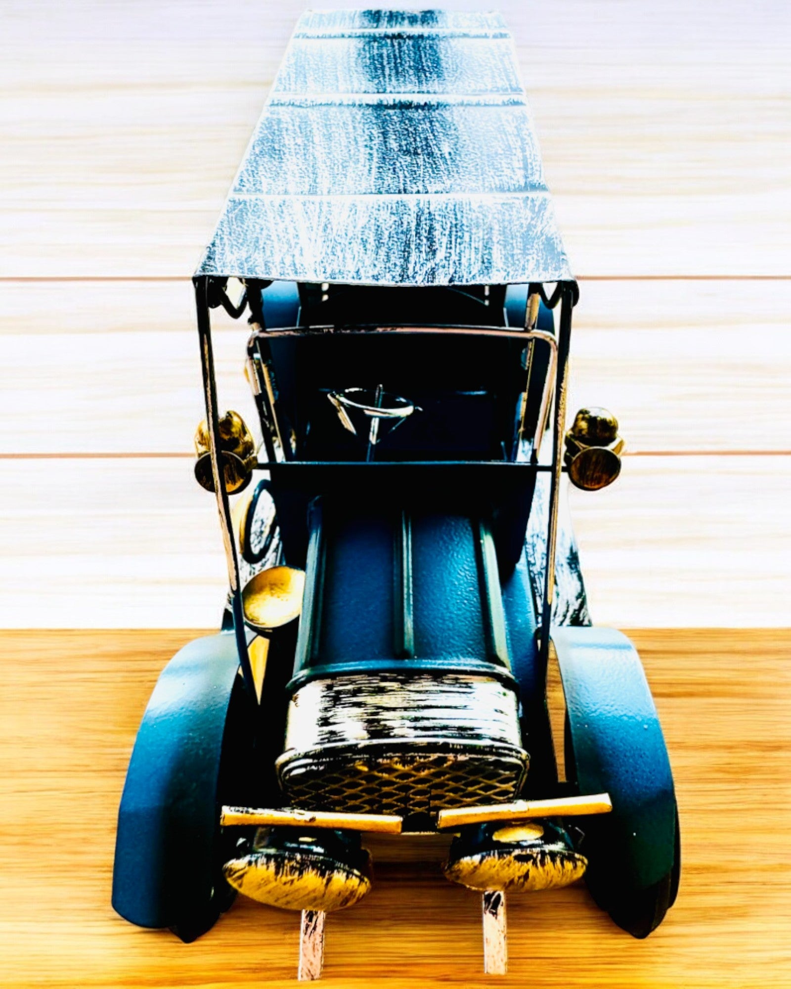 Modèle classique de voiture rétro - trois variantes avec option de gravure pour cadeau