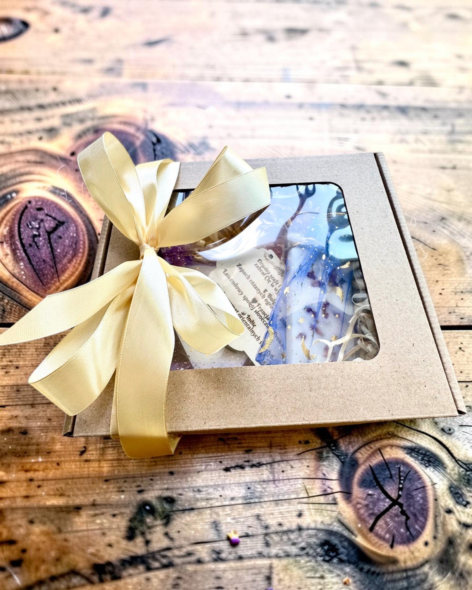 Armoire Pleine de Voyages – Coffret Cadeau de Suspensions en Soja