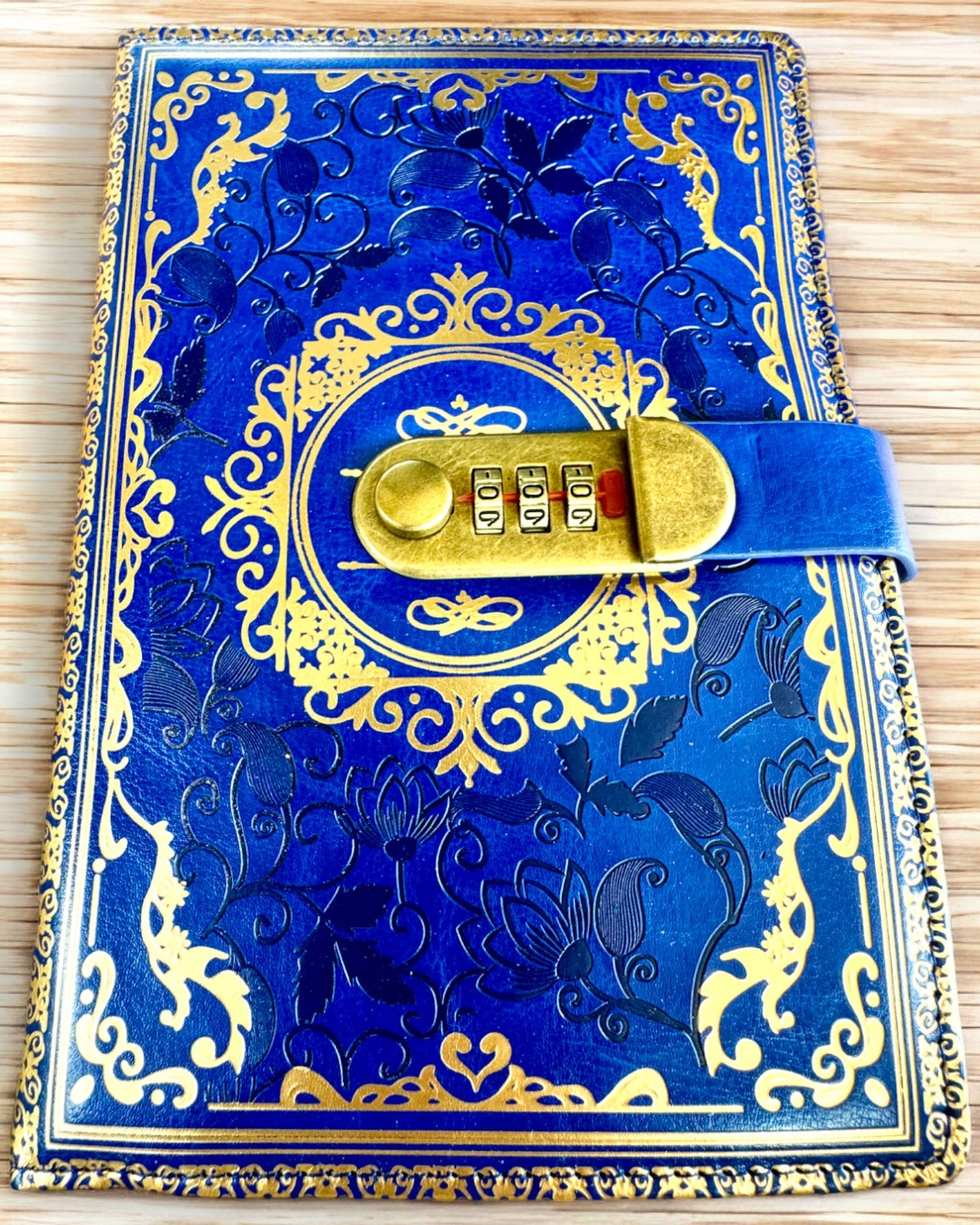 Carnet en Cuir Exclusif "Sekretnik" A5 avec Serrure à Code - personnalisation par gravure