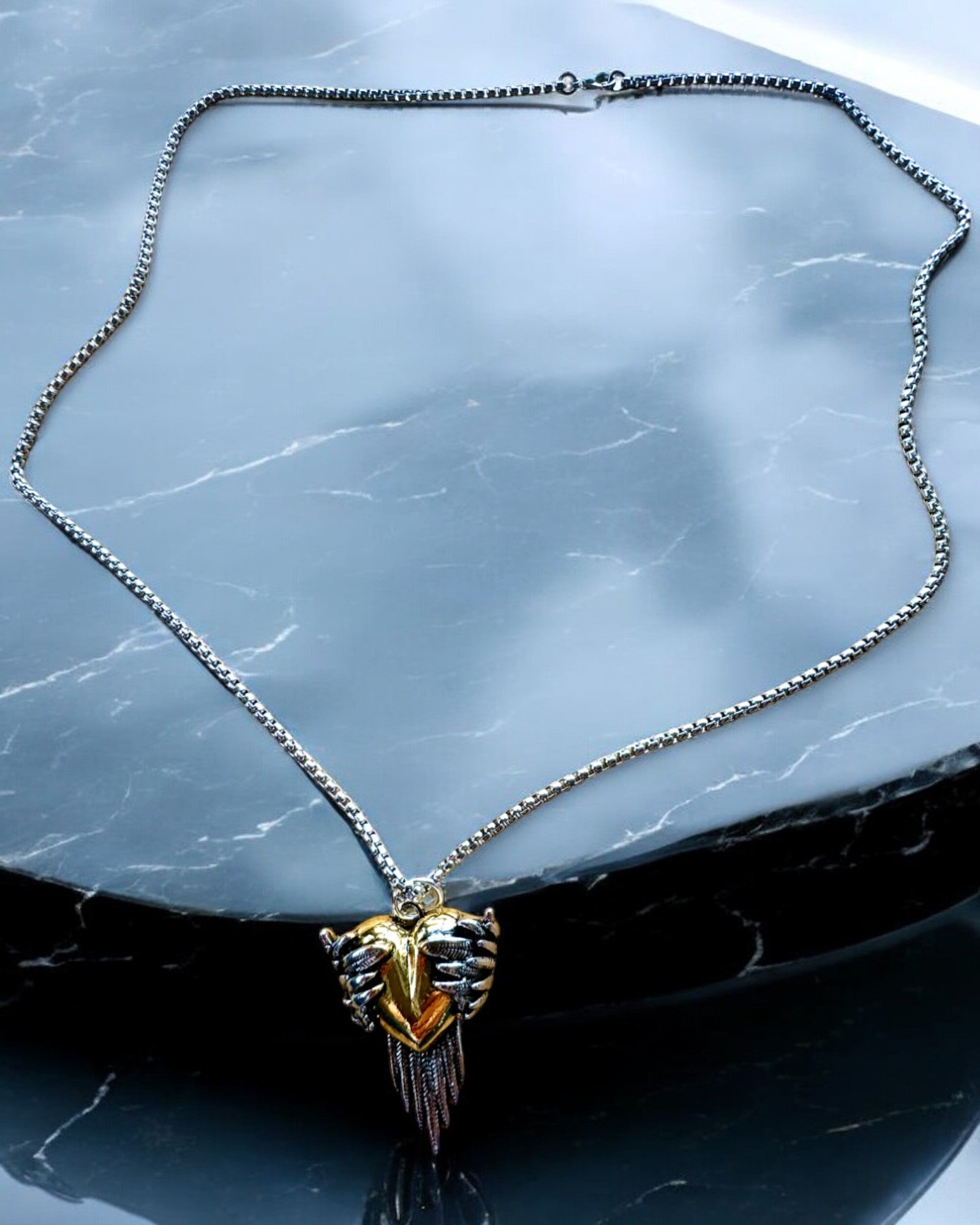 "Amulette Sercostrzelec - Ailes Sombres de l'Amour", possibilité de personnalisation avec gravure pour cadeau