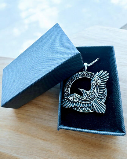 Amulette du Faucon d'Acier - Collier avec gravure, inspiré par l'art celtique, pour cadeau