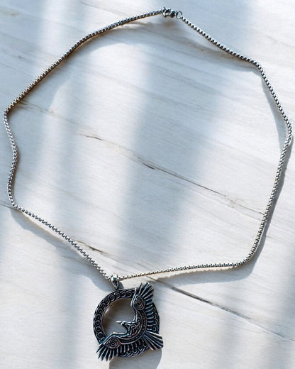 Amulette du Faucon d'Acier - Collier avec gravure, inspiré par l'art celtique, pour cadeau