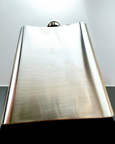 Bizon Flask – Stijlvolle Heupfles met Bizonmotief - mogelijkheid tot personalisatie met gravure als cadeau