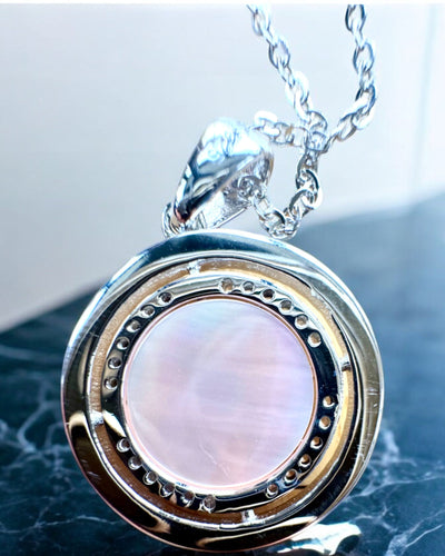 Collier Boussole "Direction Étoilée", possibilité de personnalisation avec gravure, 2 variantes de couleur au choix