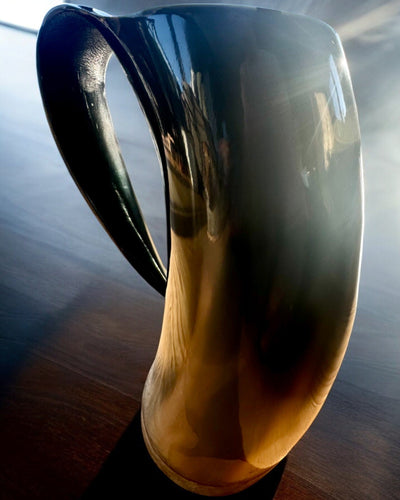 Compact, 350 ml, Masterpiece Carved Mug with Customizable Engraving - 2 Color Variants