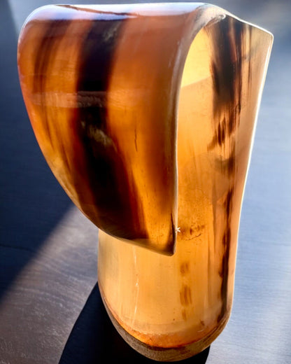 Compact, 350 ml, Sculpted Mug 'Majstersztyk' with customizable engraving - 2 color variants