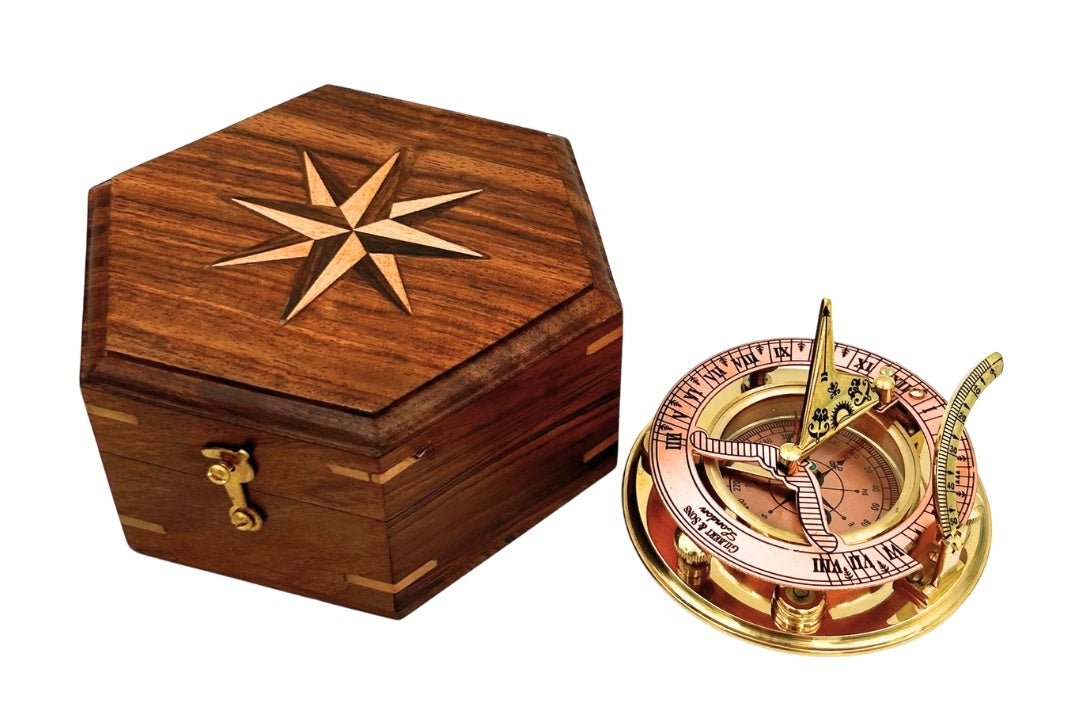 Messingkompass mit Sonnenuhr in eleganter Holzschachtel - Ideales Geschenk mit Personalisierung durch Gravur - Retro-Stil, klassische Ausführung, hohe Qualität