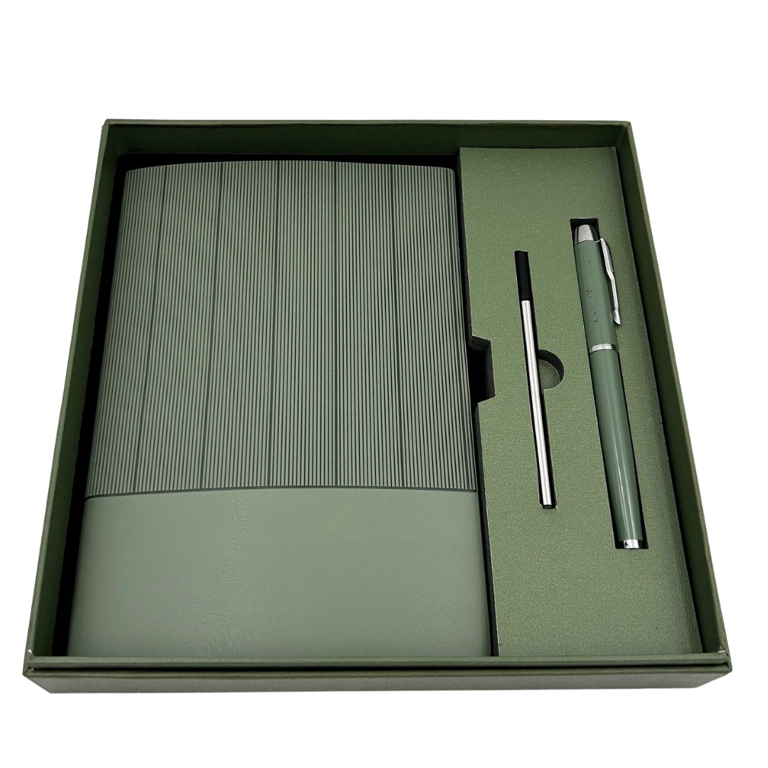 Elegante geschenkset - leren notitieboek A5 met pen in geschenkdoos - olijfgroen - EE14