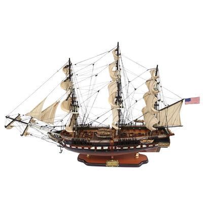 Exklusives großes Segelschiffmodell USS Constitution 100cm mit Möglichkeit zur Personalisierung durch Gravur