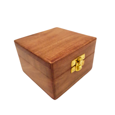 Boîte en bois 6 x 6 x 4 cm - DNU-017