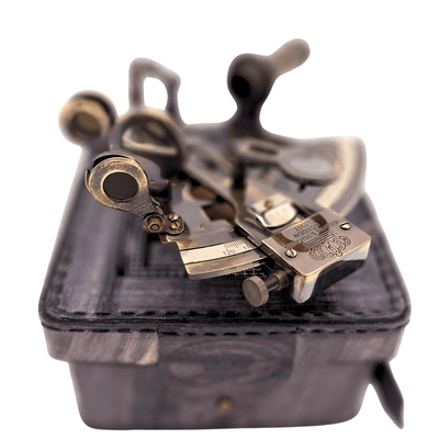 Messing sextant in een leren doos – ST003