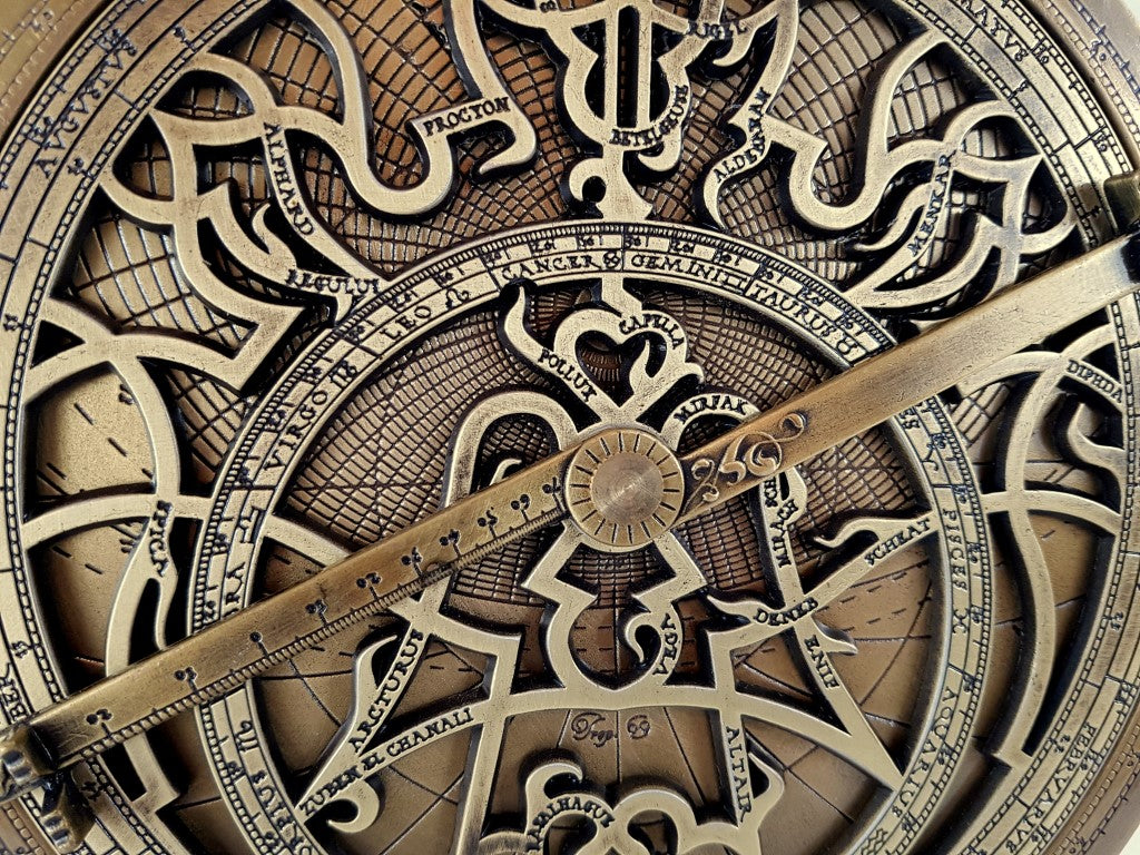 Grand astrolabe Rojas en laiton – diamètre 20 cm – reproduction – H34