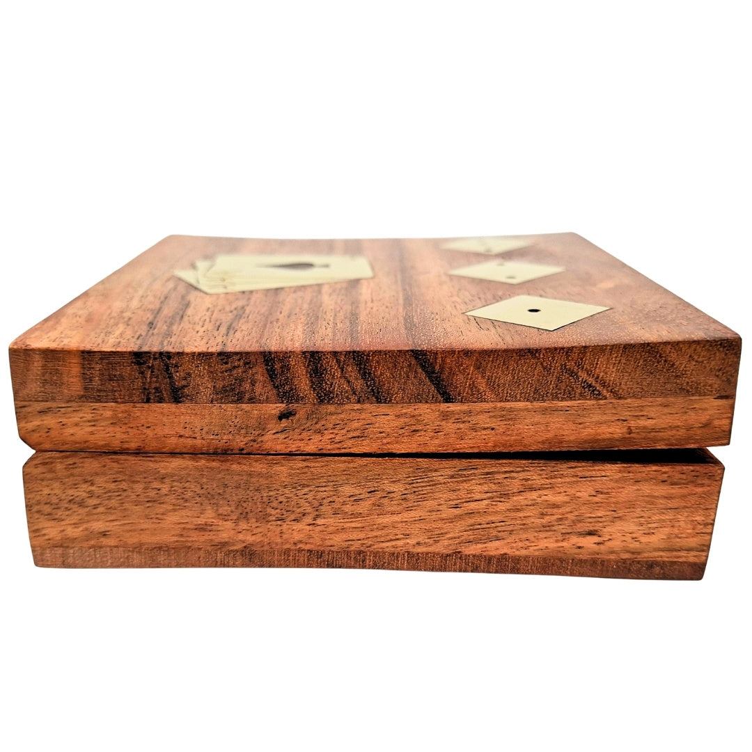 DÉFAUT DU PRODUIT : Élégant ensemble de jeu - jeu de cartes et dés dans une boîte en bois OUTLET- DNU-010AB