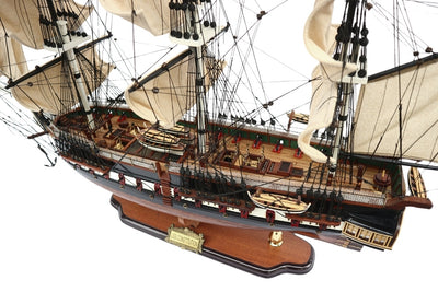 Exklusives großes Segelschiffmodell USS Constitution 100cm mit Möglichkeit zur Personalisierung durch Gravur