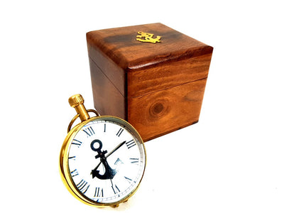 Horloge nautique dans une boîte en bois NI406A/1