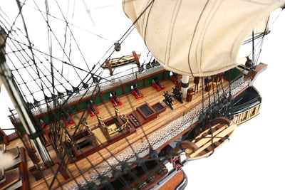 Exklusives großes Segelschiffmodell USS Constitution 100cm mit Möglichkeit zur Personalisierung durch Gravur