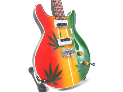 Mini guitare dans le style de Bob Marley Tribute Ganja MGT-0468