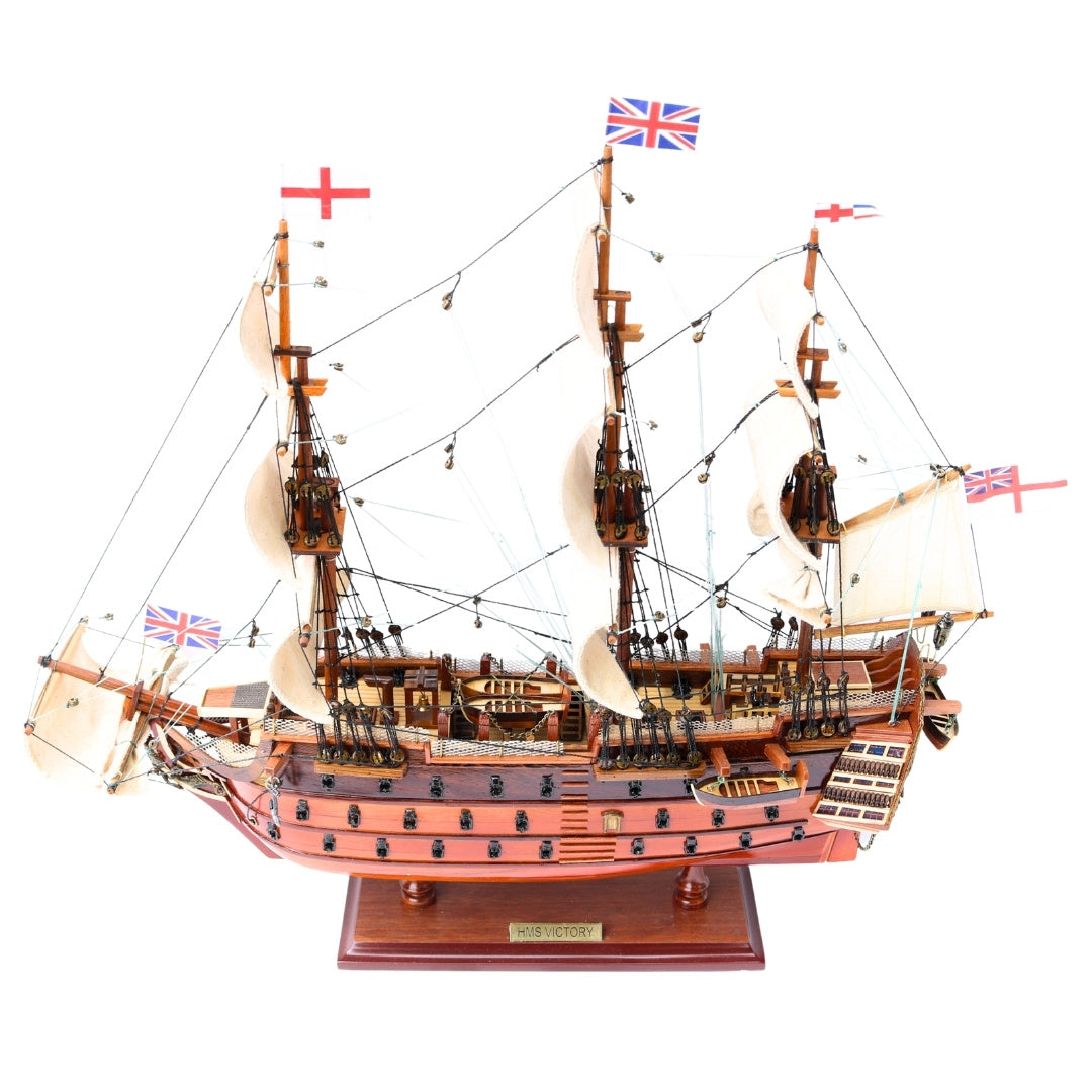 Model van het zeilschip HMS Victory, gemonteerd, 54 cm - Handgemaakte replica met mogelijkheid tot personalisatie door gravure - Ideaal cadeau voor zeilliefhebbers - Hoge kwaliteit, elegante houten voet
