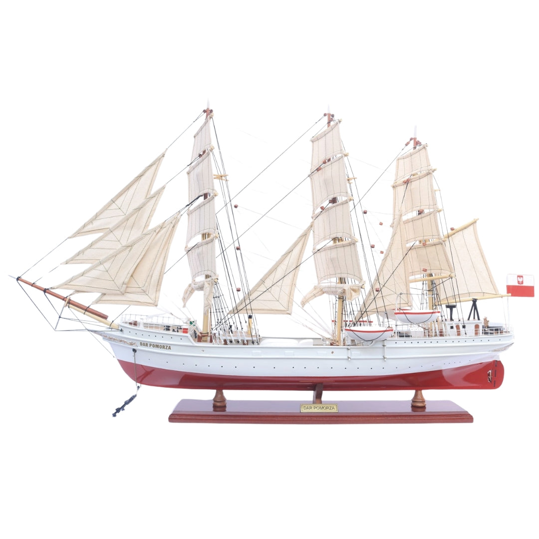 Exclusief model van het zeilschip Dar Pomorza 82 cm met mogelijkheid tot personalisatie door gravure