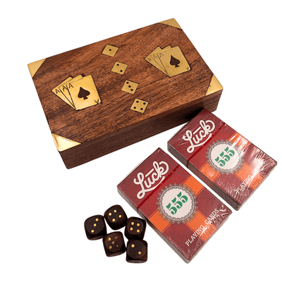 Spellenset - twee kaartspellen en dobbelstenen in een houten doos – elegant cadeau voor de speler – DNU-008