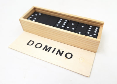 Domino dans une boîte en bois - 1096116