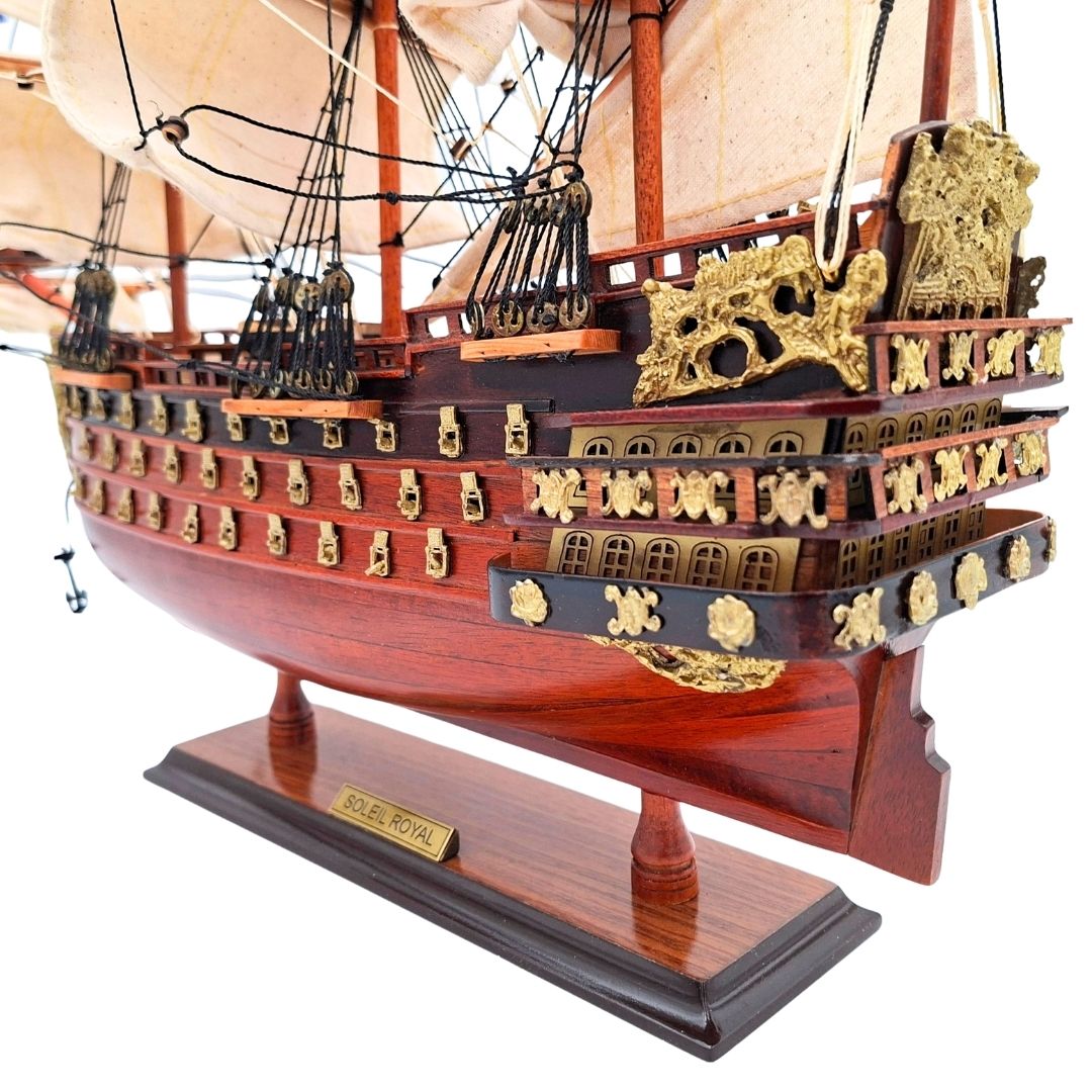 Modèle assemblé du voilier Soleil Royal de 46 cm - Fabriqué à la main en bois exotique, personnalisable par gravure