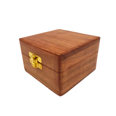 Boîte en bois 6 x 6 x 4 cm - DNU-017