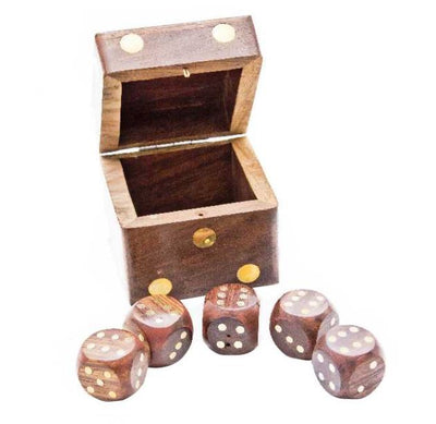 Petits dés à jouer en bois dans une boîte – G150AZ