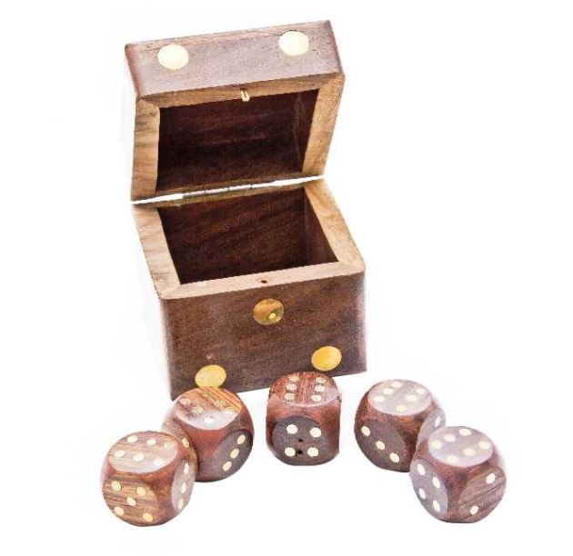Petits dés à jouer en bois dans une boîte – G150AZ