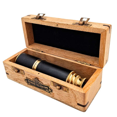 Élégante longue-vue marine rétro en laiton avec possibilité de personnalisation par gravure, dans un coffret en bois