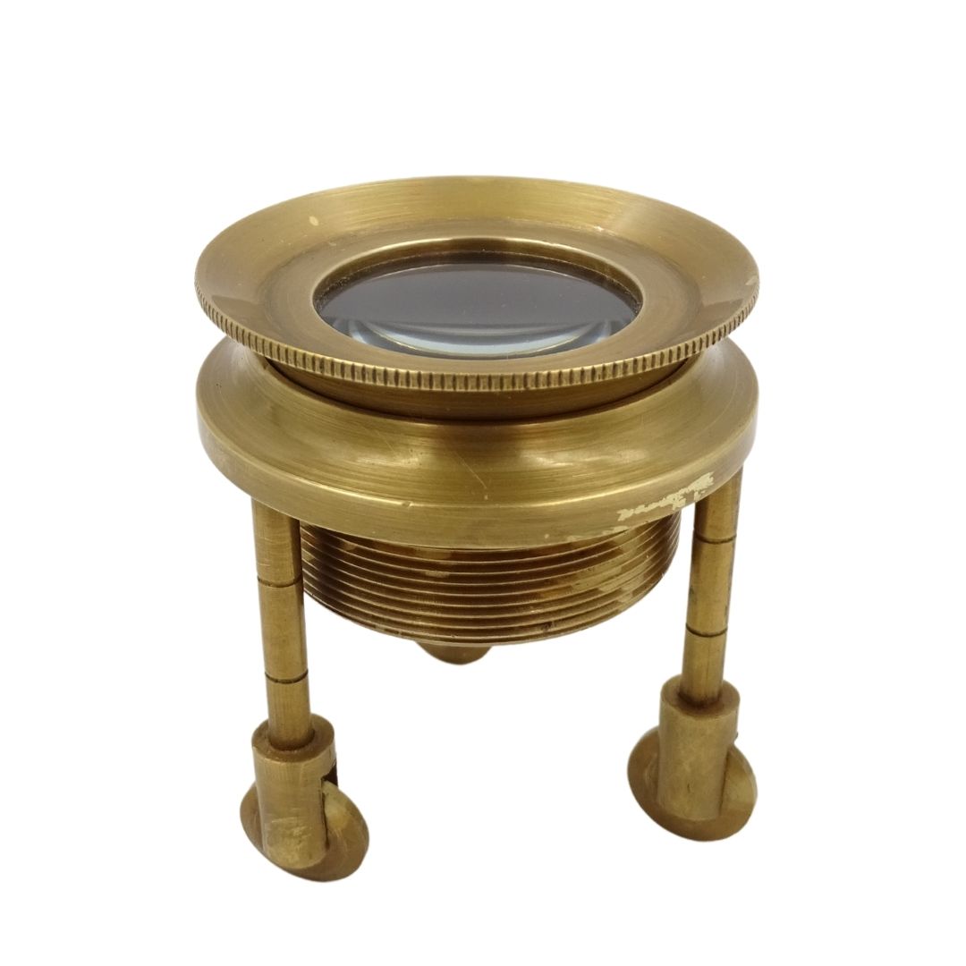 Loupe sur trépied – MAG-0015