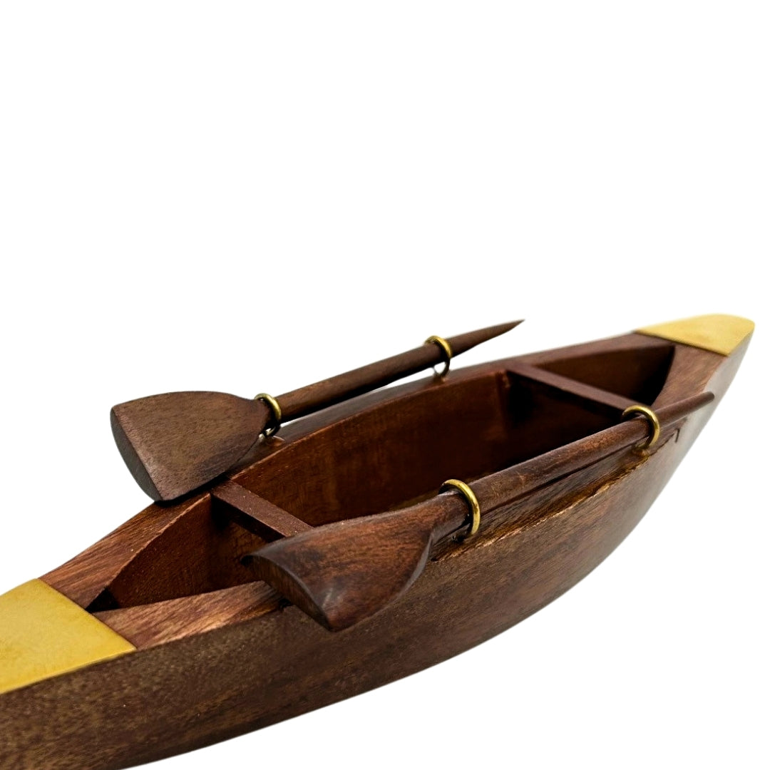 Elegantes Holzmodell eines Bootes 25 cm - Schreibtischdekoration mit Messingelementen - Ideales Geschenk für einen Segler mit Option zur Personalisierung durch Gravur - Maritimer und Retro-Stil