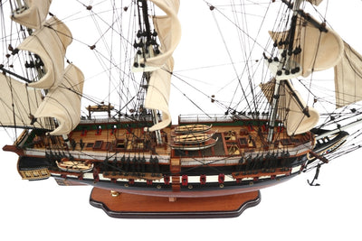 Exklusives großes Segelschiffmodell USS Constitution 100cm mit Möglichkeit zur Personalisierung durch Gravur