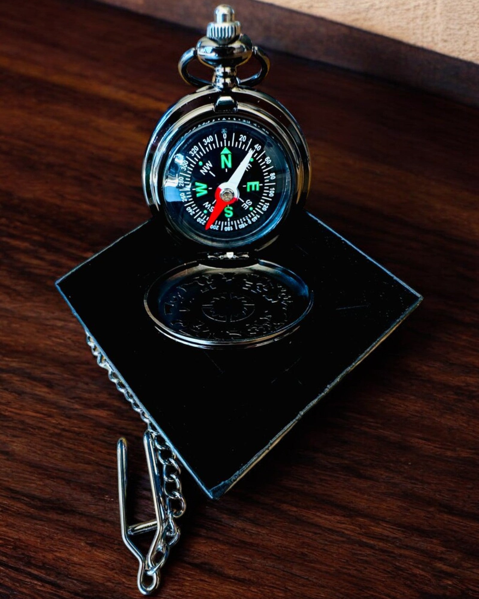 Boussole de style montre de poche "Navigator" - Couleur métal foncé