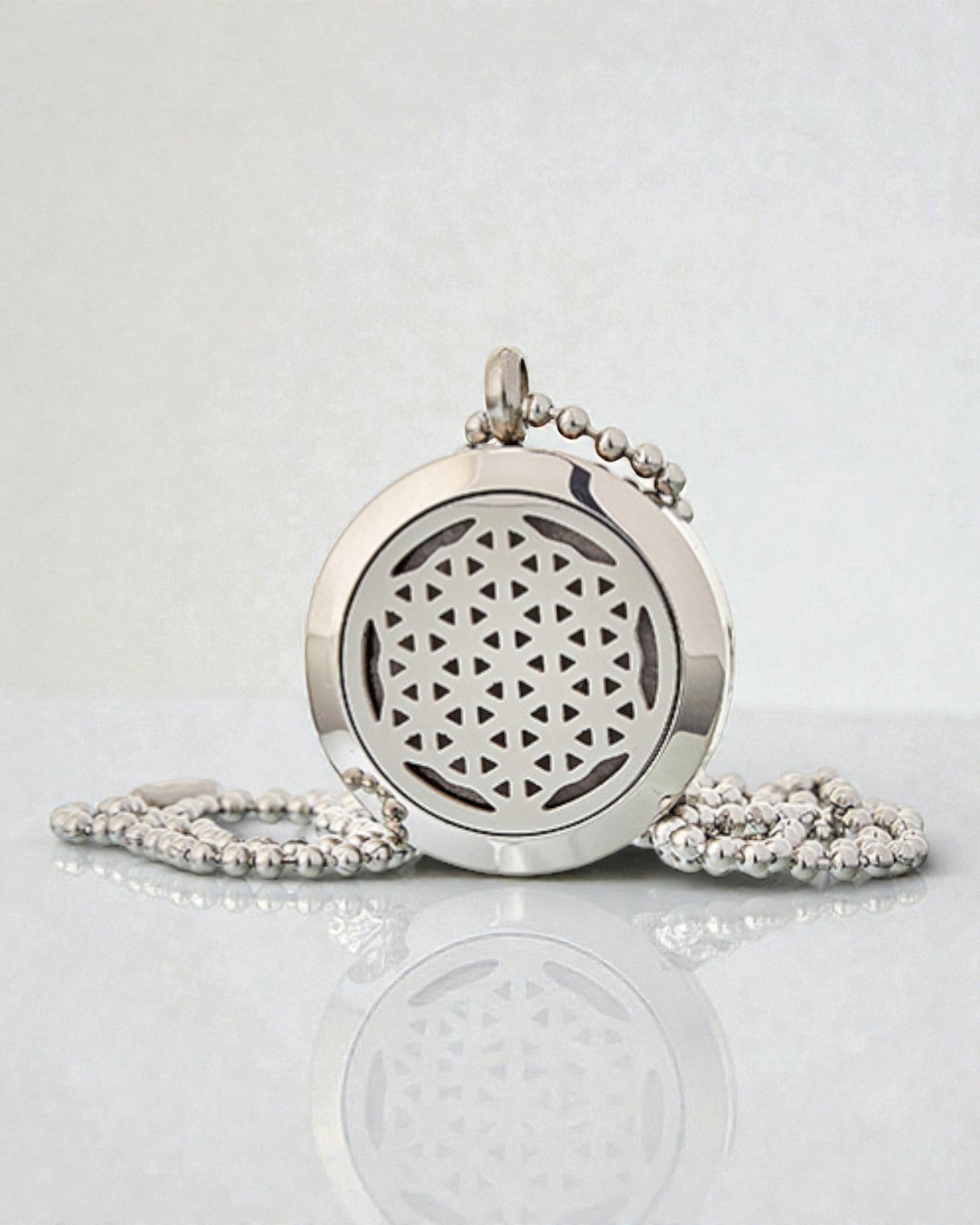 Aurelia Vita – Collier d’aromathérapie diffuseur Fleur de Vie 25 mm en acier inoxydable