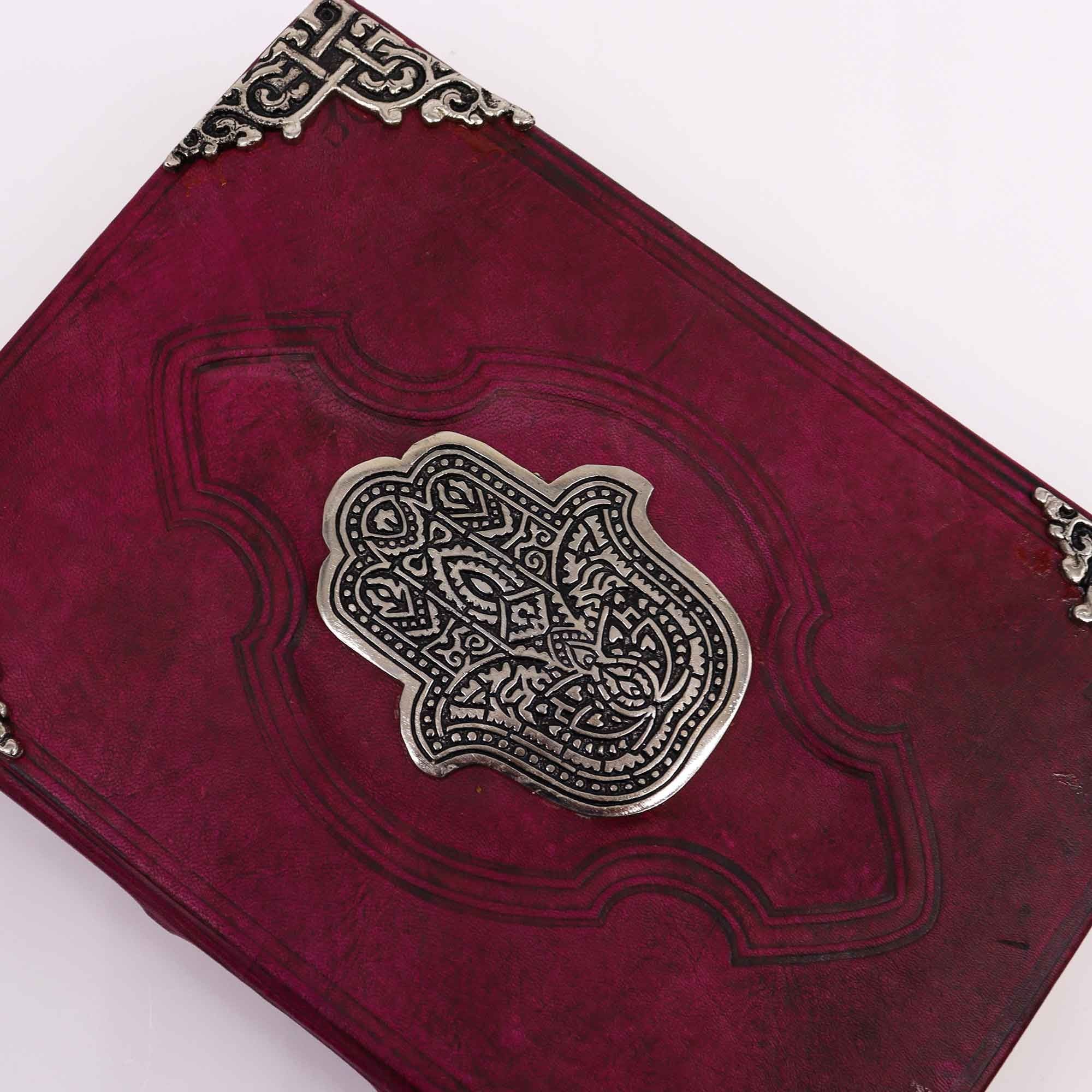 Carnet Hefty Red Tan décoré d'une Hamsa