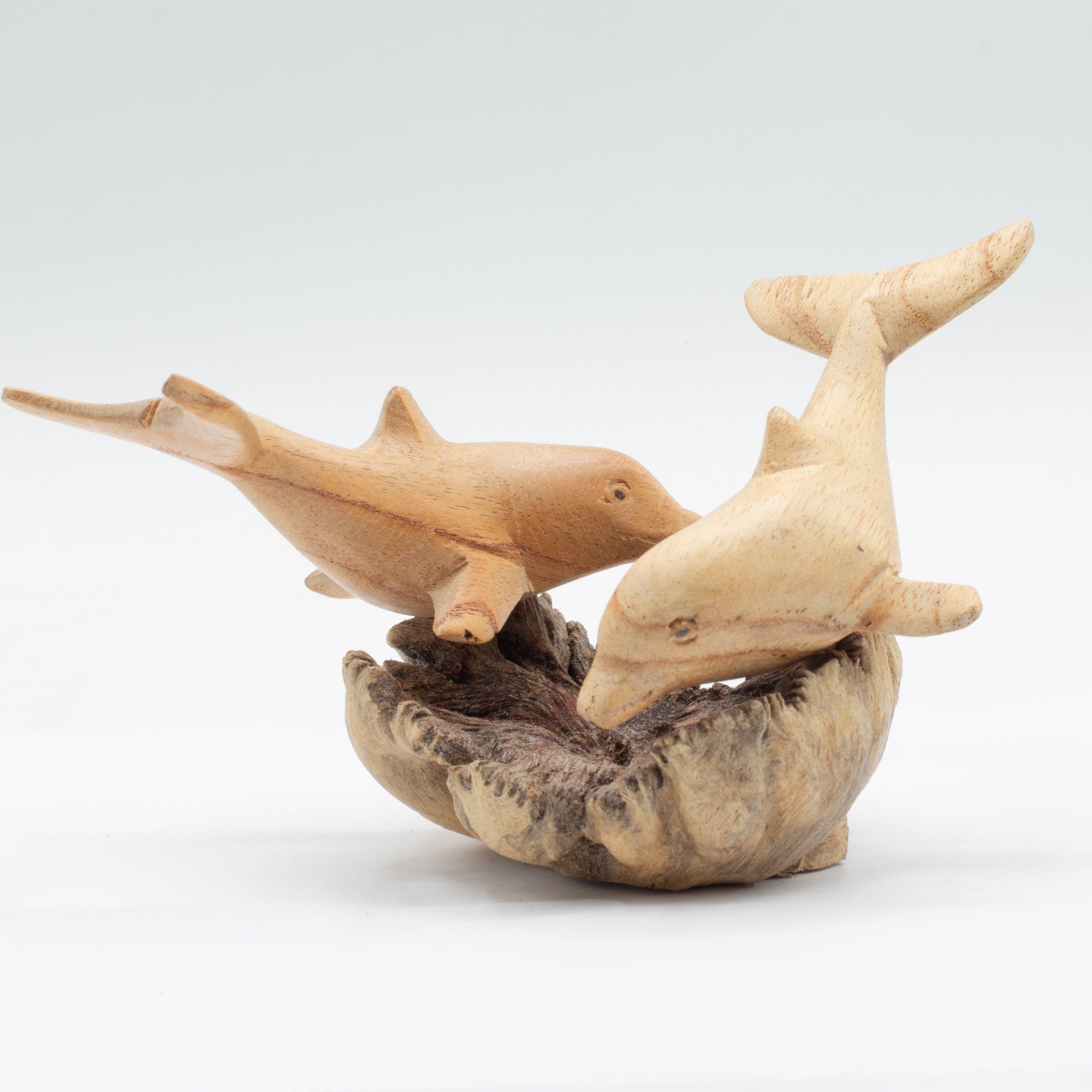 Sculpture artisanale en bois parasite