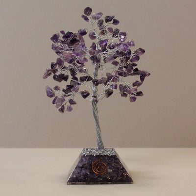 Amethyst-Edelsteinbäumchen mit Orgonit-Basis