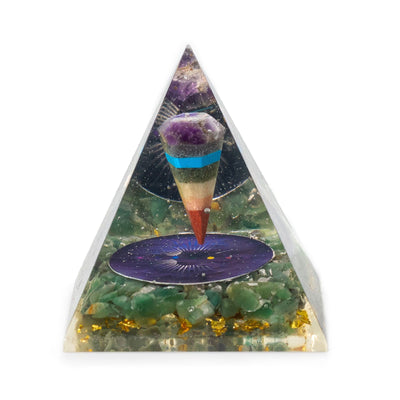 Pyramide Orgonite Moyenne avec Pendule et Éclats Verts d'Aventurine 7x6 cm