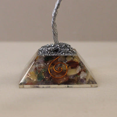 Arbre magique de pierres avec base en orgonite