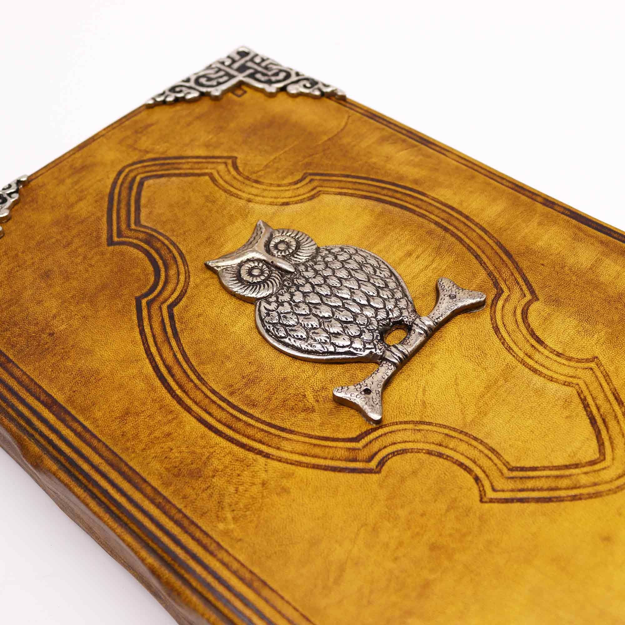 Hefty Coffee Tan Book met uilendecoratie