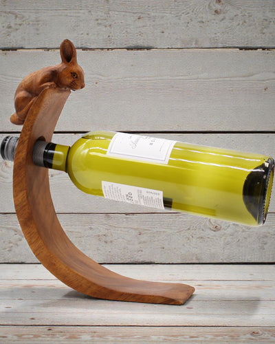 Lapin du sommelier – Support à bouteille d’équilibre en bois de suar, sculpté à la main