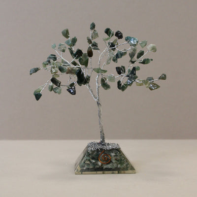 Arbre du bonheur avec base en orgonite et 80 pierres d'agate mousse