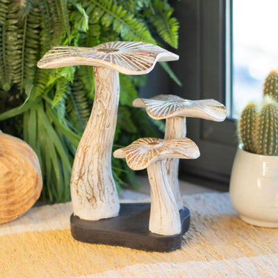Artystyczna Figura Grzyba Złotego 25 cm w Białym Wykończeniu z Złotymi Detalami - Unikalny Prezent z Drewna Albasia do Wnętrz w Stylu Boho i Naturalnym
