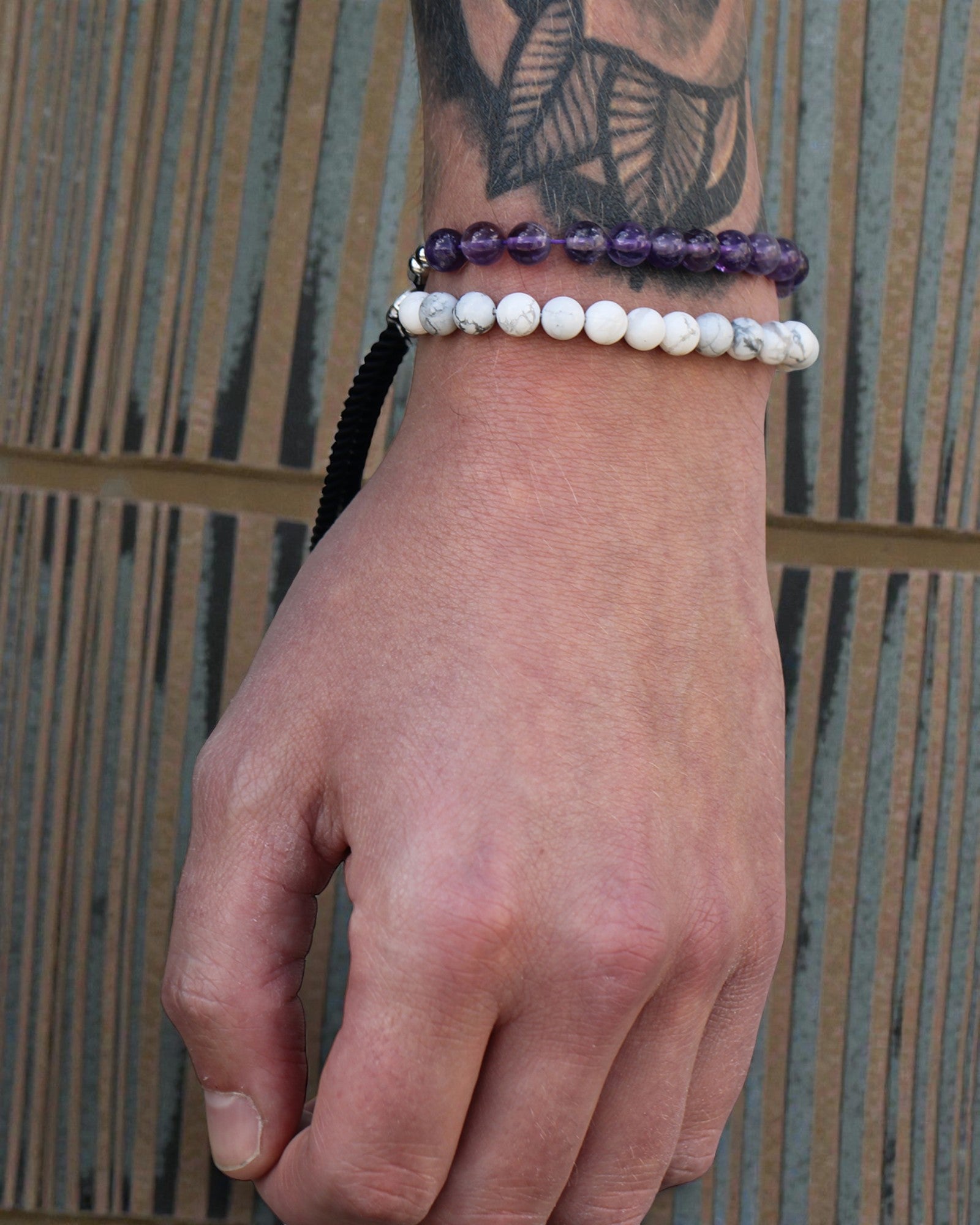 Ocean Calm – Bracelet en howlite blanche et argent 925 sur cordon bleu marine