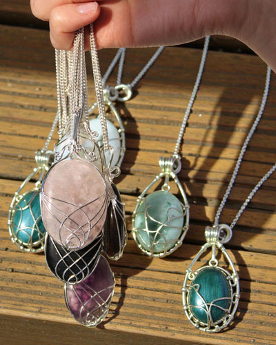 Spiralna Delikatność – Collier avec quartz rose