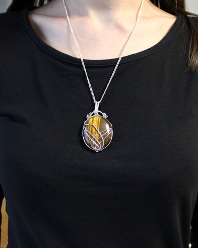 Zawijas Mocy – Collier en œil de tigre tressé à la main