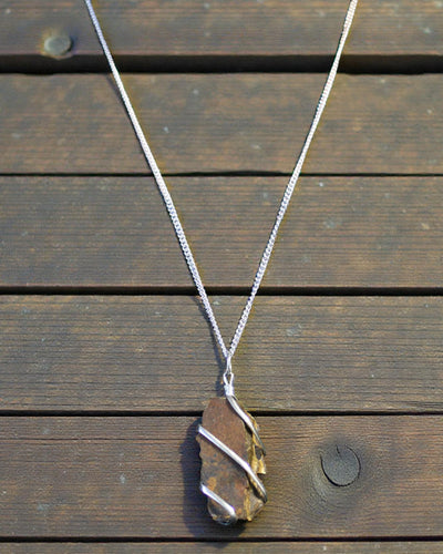 Force spirale – Collier avec œil de tigre brut